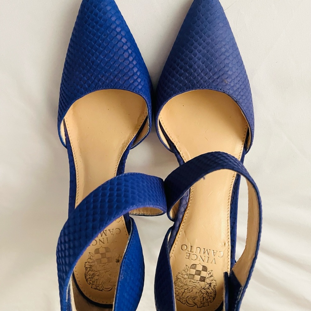 Vince Camuto Blue Pointed-Toe Flats  only worn once.